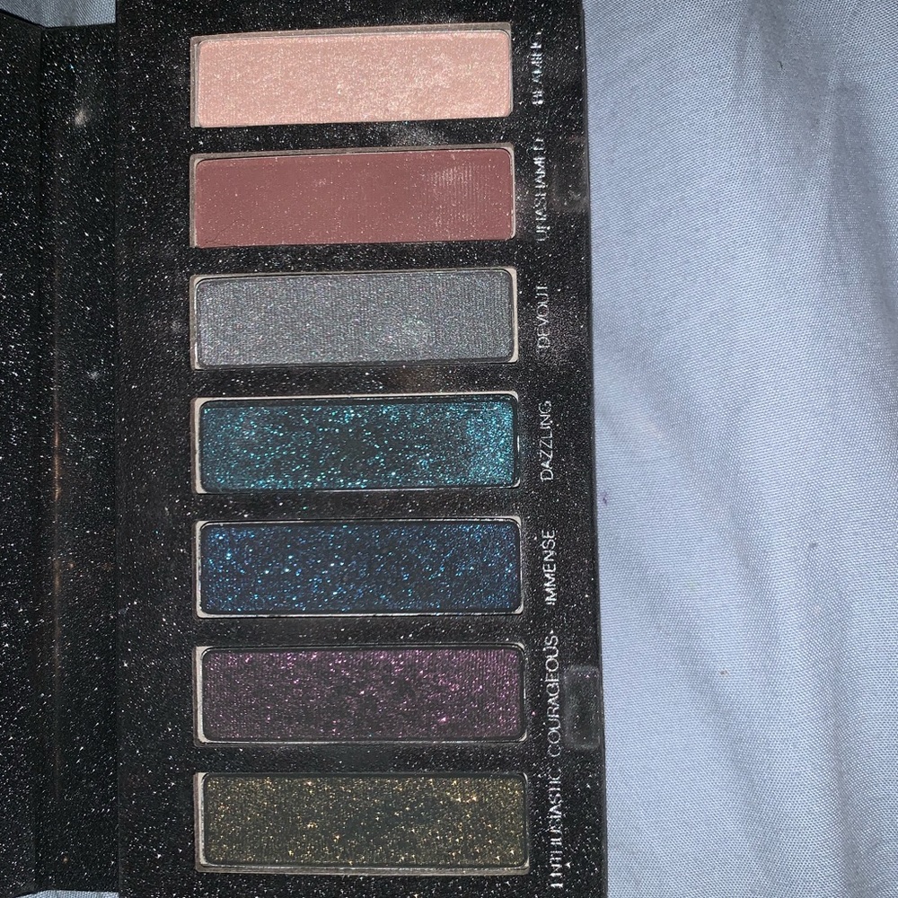 Younique Moodstruck addiction Anniversary Edition